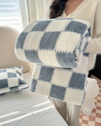 Mid-Century Linen-Shade Throw Blanket — view 15