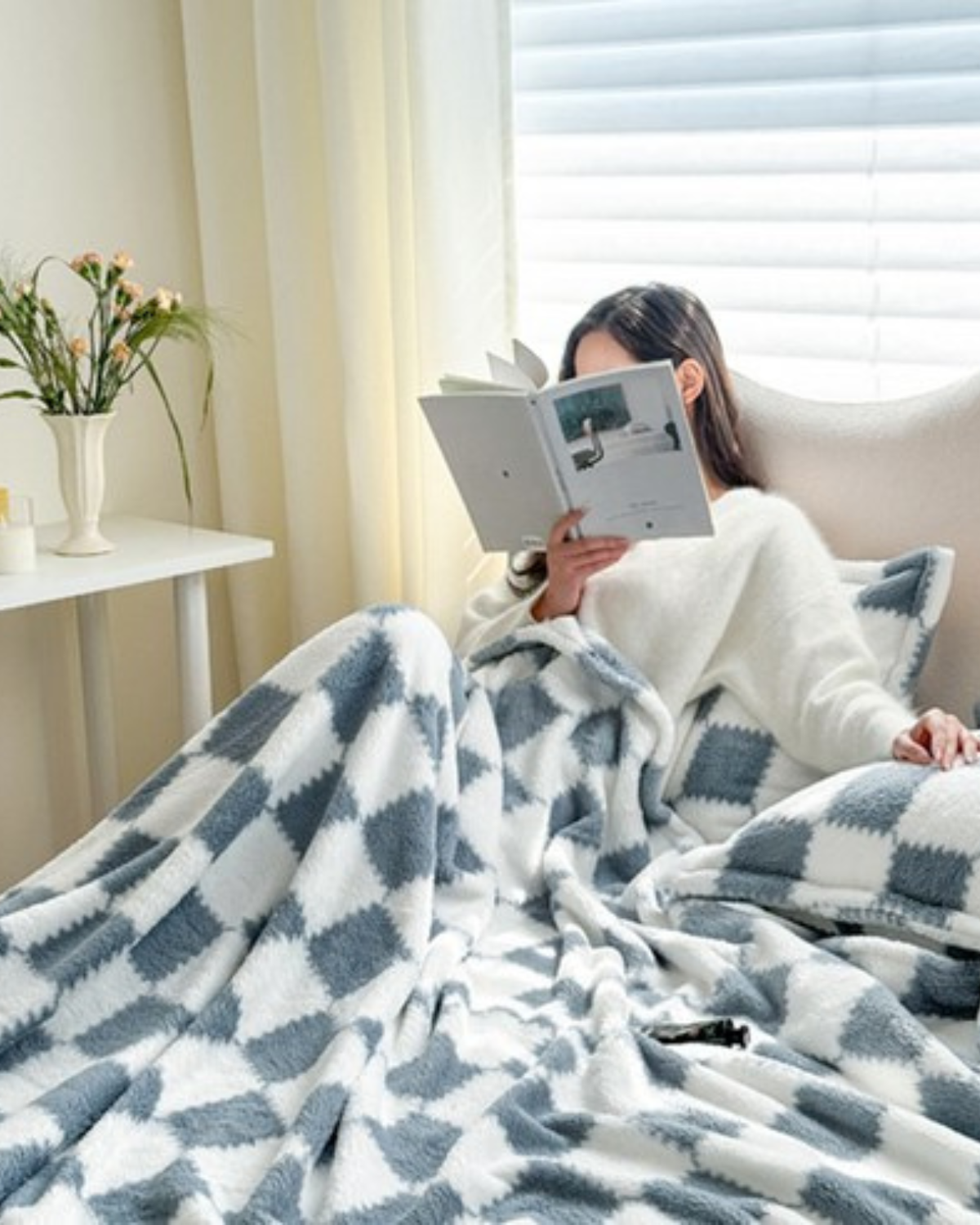 Mid-Century Linen-Shade Throw Blanket — view 17