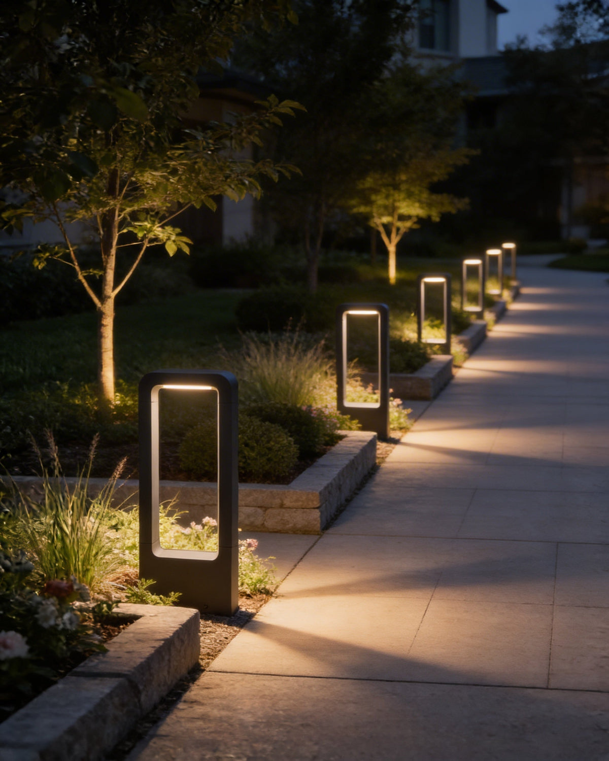 Mid-Century Sculptural Outdoor Light — view 4