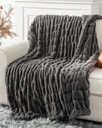 Sculptural Sculptural Throw Blanket — view 4